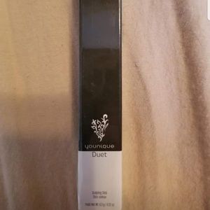 Contour Duo Stick - Light